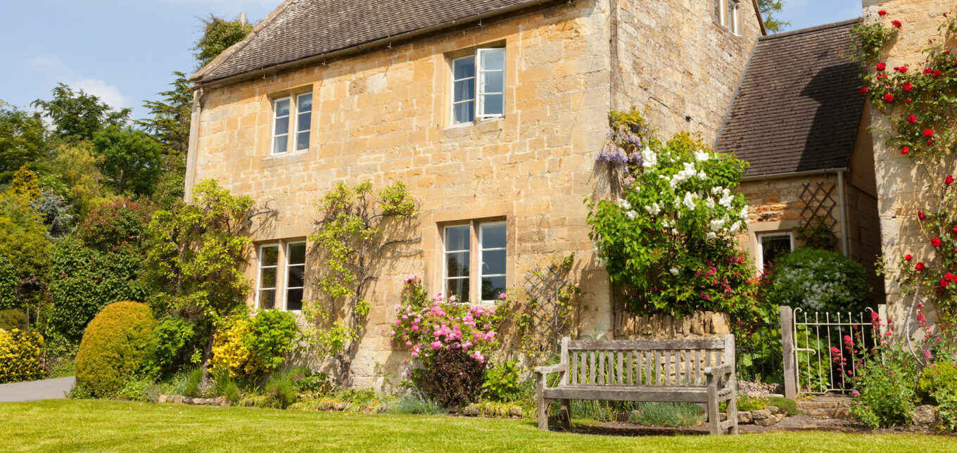 Building a Beautiful Inexpensive Stone House – Mother Earth News - Vimarsana News